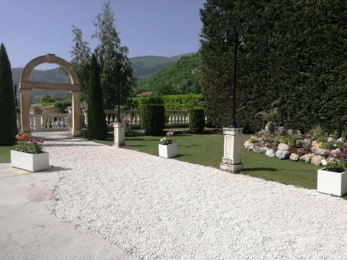 Filippone Hotel&Ristorante Gioia Dei Marsi Exterior photo